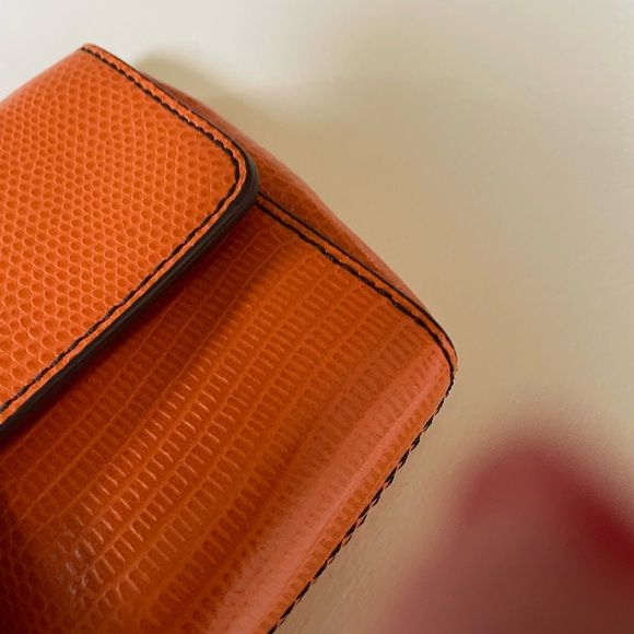 Banana Republic clutch - Picture 4 of 5